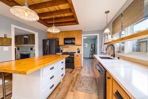 Microwave, oven, stovetop, dishwasher