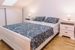 1 bedroom, iron/ironing board, WiFi, bed sheets - MT One-bedroom boho apartment, Budva (Budva)