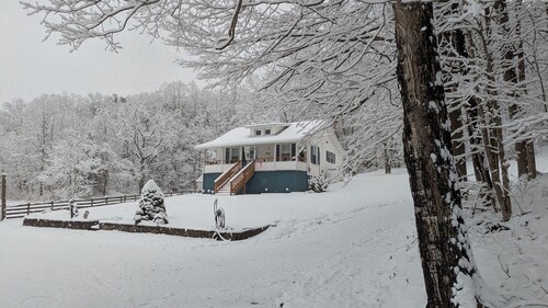 Peaceful, private, convenient to Roanoke, Clifton forge, gorgeous mountain views