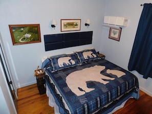 1 bedroom, iron/ironing board, free WiFi, bed sheets - Private, convenient to Roanoke, Clifton forge, Lexington. Easy access to Rt 220 (Eagle Rock)