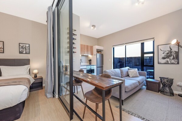 1 chambre, coffres-forts dans les chambres, fer et planche à repasser