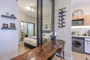 1 bedroom, in-room safe, iron/ironing board, WiFi