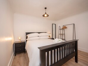 1 chambre, fer et planche Ă repasser, Wi-Fi gratuit, draps fournis