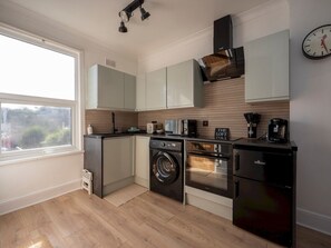 Fridge, microwave, oven, coffee/tea maker
