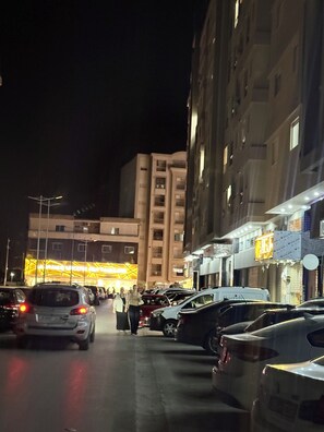 Parkplätze auf dem Gelände