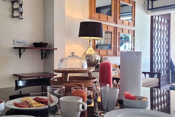 Desayuno bufé gratuito y diario