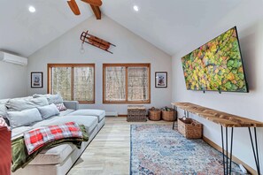 Téléviseur, foyer, bureau