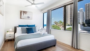 3 chambres, fer et planche à repasser, Wi-Fi gratuit, draps fournis