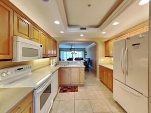 Condo (2 Bedrooms) | Property amenity - Bella Lago 423 by Distinctive Beach Rentals (Fort Myers Beach)