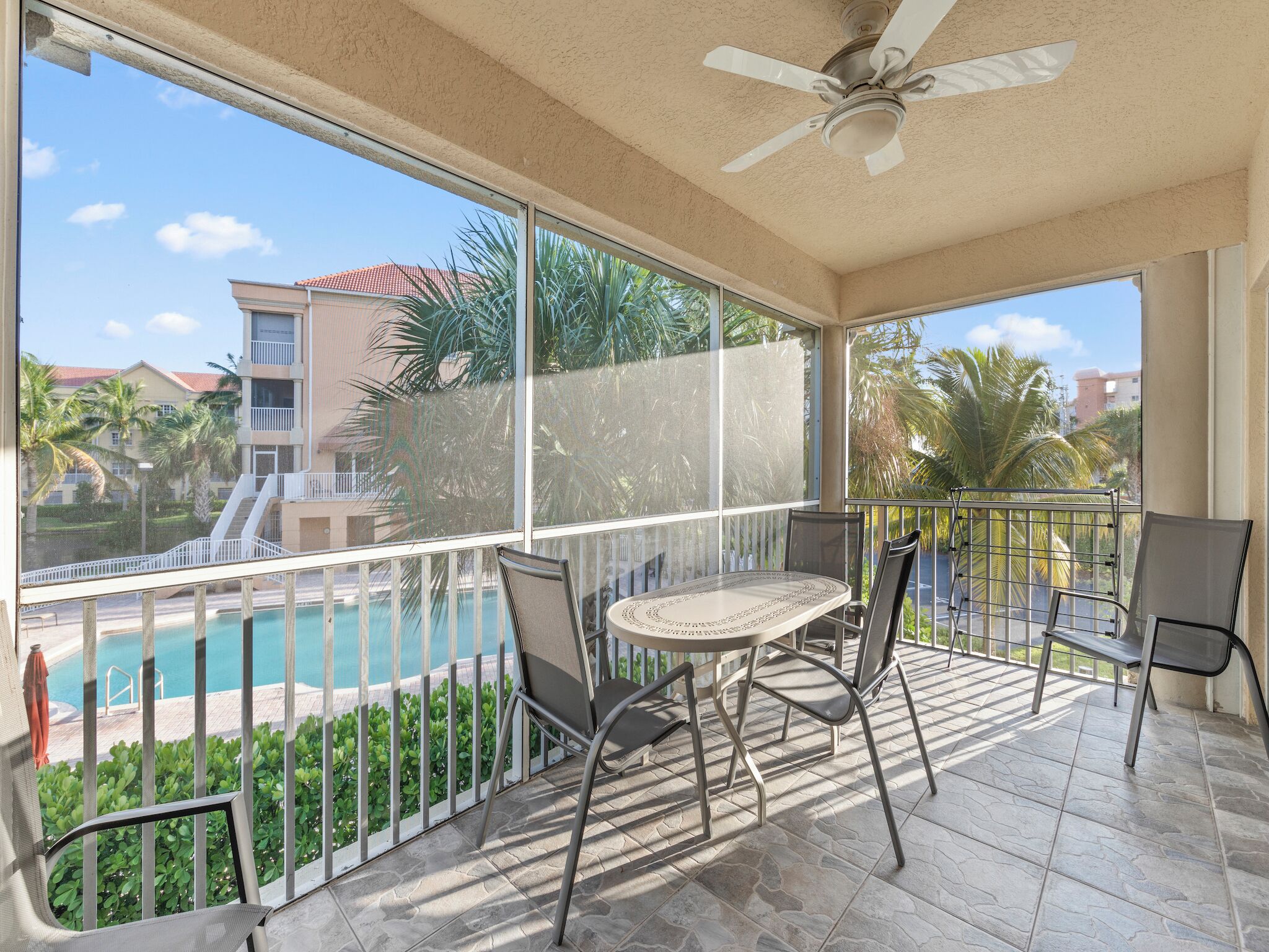 Condo (3 Bedrooms) | Front of property