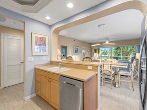 Condo (3 Bedrooms) | Property amenity