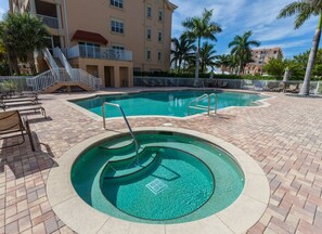 Condo (3 Bedrooms) | Property amenity