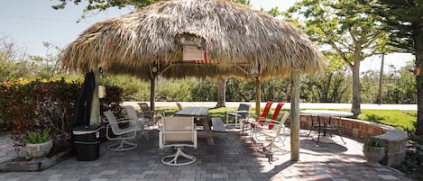 Condo (2 Bedrooms) | Property amenity