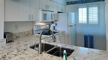 Condo (2 Bedrooms) | Property amenity