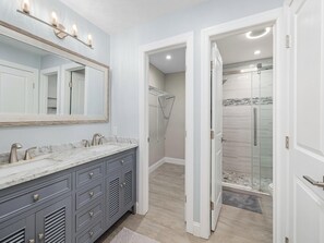 House (2 Bedrooms) | Property amenity - Dolphin Bay by Distinctive Beach Rentals (Fort Myers Beach)