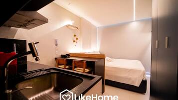 Basic Studio | Free WiFi