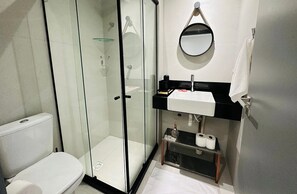 Basic Studio | Bathroom
