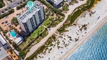 Condo (2 Bedrooms) | Property amenity