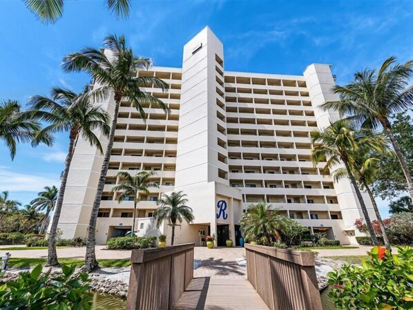 Condo (2 Bedrooms) | Property amenity - Riviera Club 204 by Distinctive Beach Rentals (Fort Myers Beach)