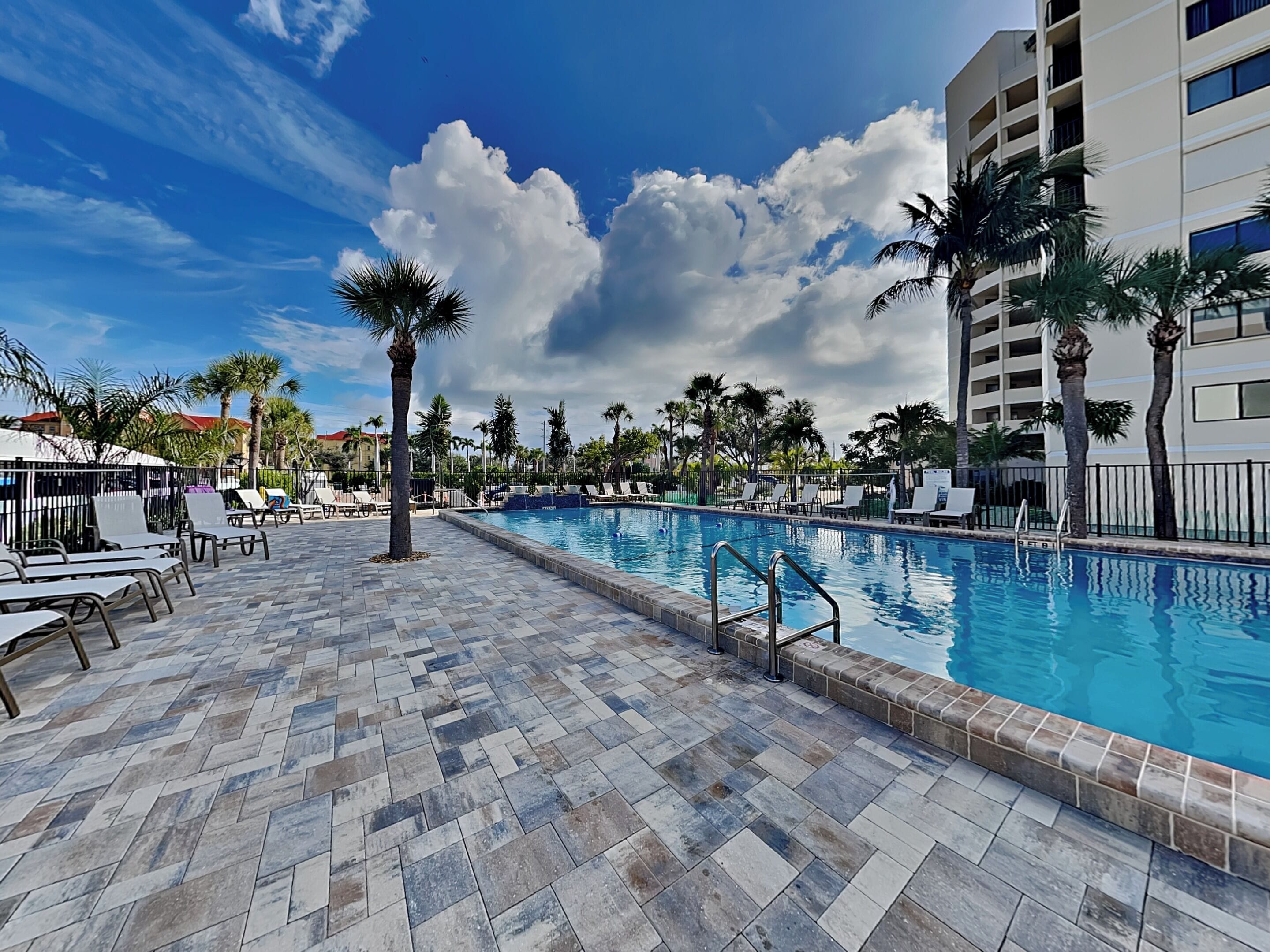 Condo (2 Bedrooms) | Servicio de la propiedad