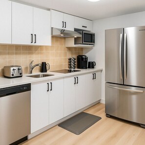 Mikrowelle, Herdplatte, Geschirrspüler