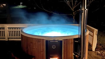 Bañera de hidromasaje exterior