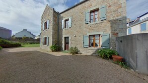 Unclassified image, 2 of 15, button - Family home - all comforts, in the heart of Roscoff (Roscoff)