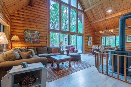 Teton Homestead: Whispering Pines Cabin