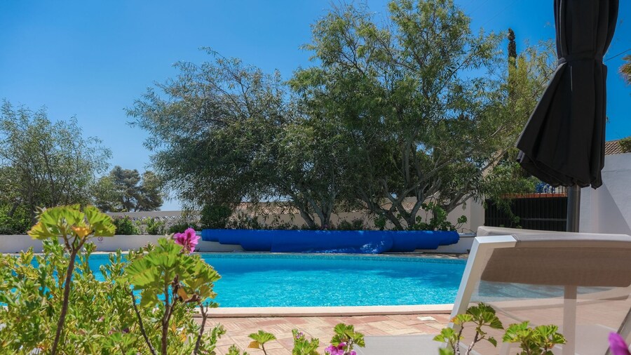 Vale Verde in Lagos With 6 Bedrooms and 4 Bathrooms