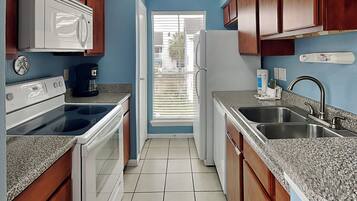 Condo (1 Bedroom) | Property amenity