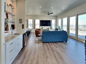 House (3 Bedrooms) | Property amenity