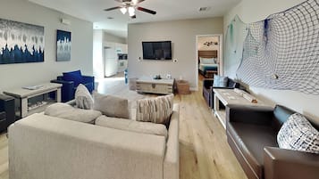 House (4 Bedrooms) | Property amenity