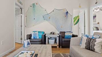 House (4 Bedrooms) | Property amenity