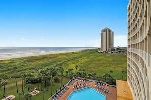 Condo (2 Bedrooms) | Property amenity