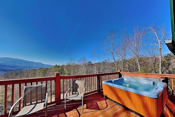 Studio (2 Bedrooms) | Front of property
