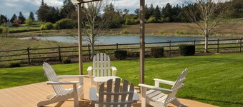 A spacious 5 bedroom Farmhouse Vineyard Retreat