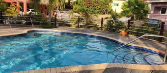 Charming 2-bedroom resort apartement with AC, WiFi in beautiful Willemstad