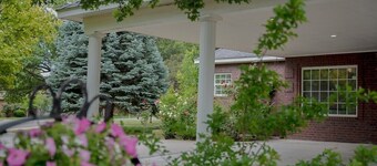 LUX 4BR: Movie Room, Pool table bathtub, 3 Car Gar