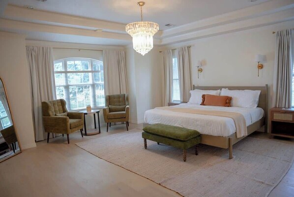 4 bedrooms, iron/ironing board, travel cot, WiFi