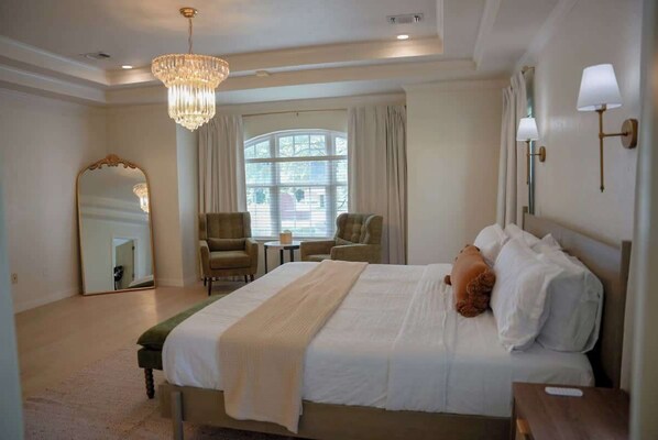 4 bedrooms, iron/ironing board, travel crib, WiFi