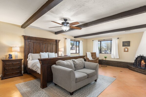 Interior - Spacious Tubac Escape – 4BR/3BA, Private Pool, Bar, Workout Room & 2 King Suites (Tubac)