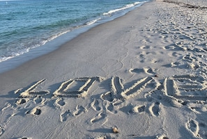 Chaises longues, serviettes de plage