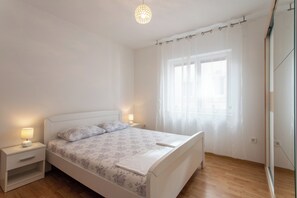 3 bedrooms, free WiFi, bed sheets