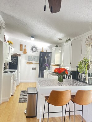 Microwave, oven, stovetop, dishwasher