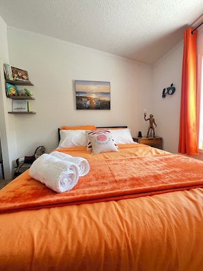 3 bedrooms, iron/ironing board, WiFi, bed sheets
