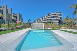 Outdoor pool, a heated pool