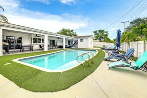 A heated pool - Outdoor Oasis, Games: Sleek Home 8 Mi to Hard Rock (Hollywood)