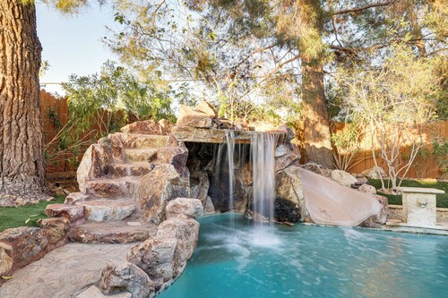 1-Acre Las Vegas Getaway: Pool, Spa & Tennis Court