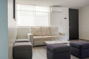 Deluxe Apartment | Living area