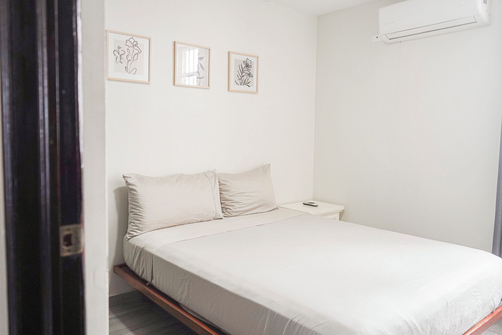Deluxe Apartment | Iron/ironing board, free WiFi